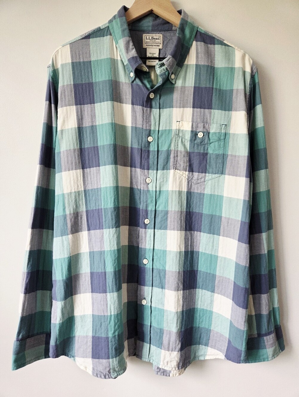 L.L Bean Lakewashed Blue Green Plaid Slightly Fitted Button Down Mens Size Large